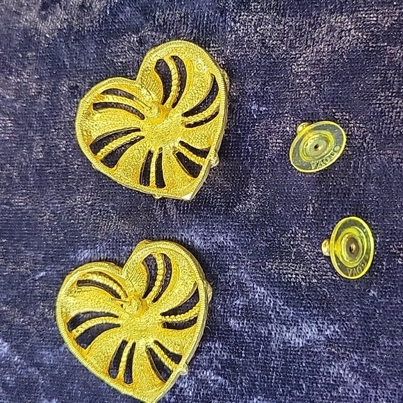 Avon Romantic Trellis Heart Pierced Earrings With Surgical Steel Posts - Picture 11 of 15